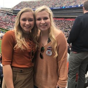 Meet your Posher, Hailey